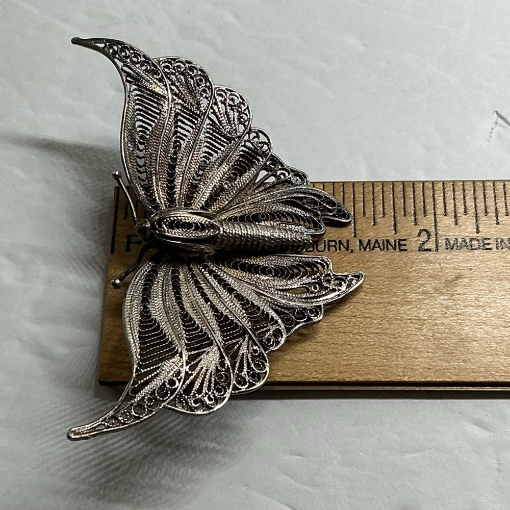 Vintage Large Filigree Butterfly Brooch Silver Tone Openwork Statement Pin - Picture 8 of 8